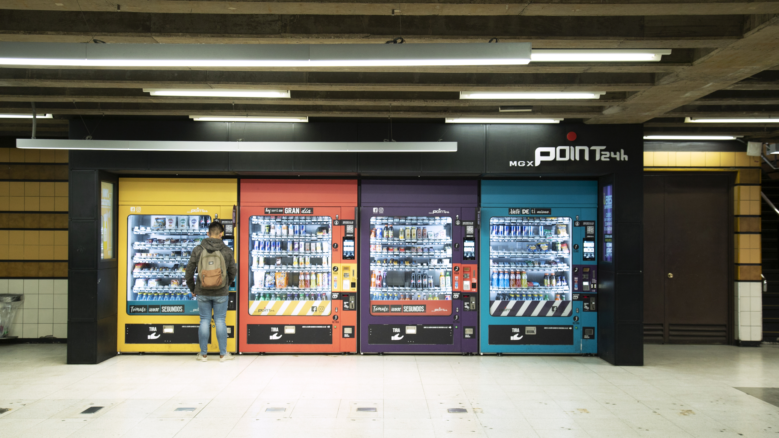 Esperienza di shopping nei negozi automatici Point 24H